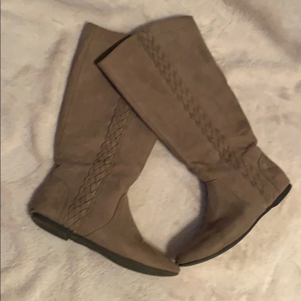 Fergalicious Tan Riding Boots with Braiding - Picture 1 of 13